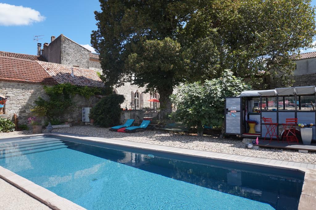 Bed and Breakfast Au Bonheur d'Alphonse Lusignan-Petit Exterior foto