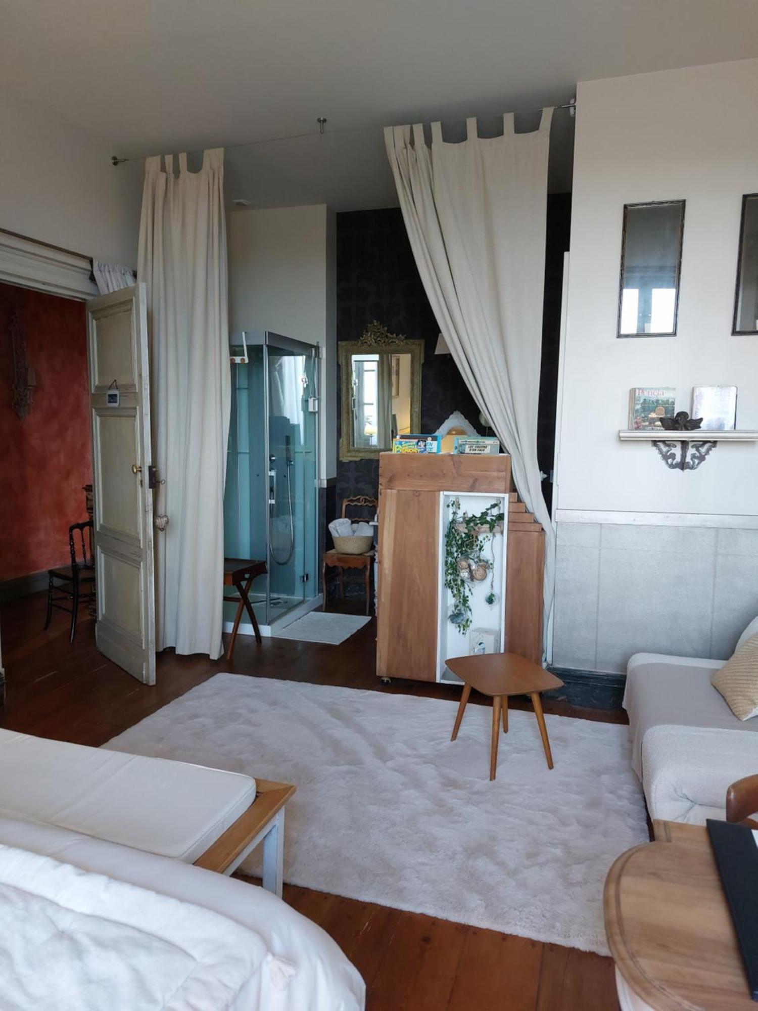 Bed and Breakfast Au Bonheur d'Alphonse Lusignan-Petit Exterior foto